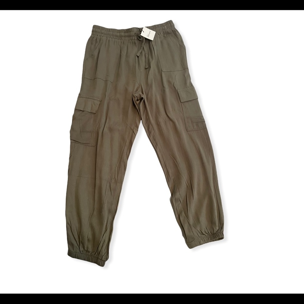 Green joggers! Brand new! Available ✅